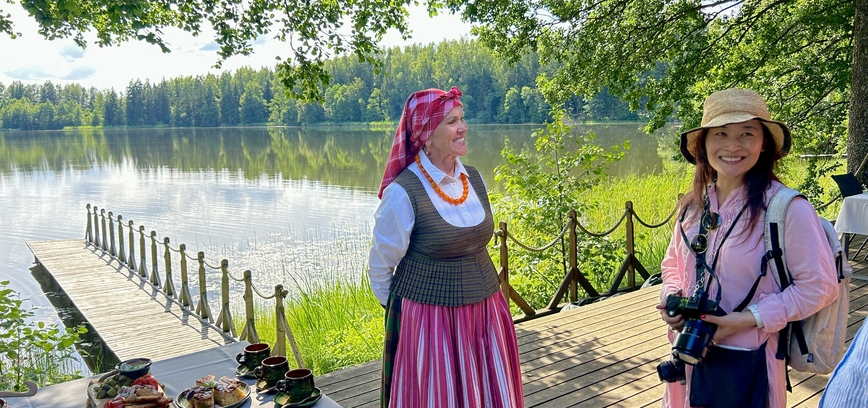 Žemaitijos grožis ir tradicijos: Japonijos žurnalistės Yayoi Arimoto vizitas Plungės rajone