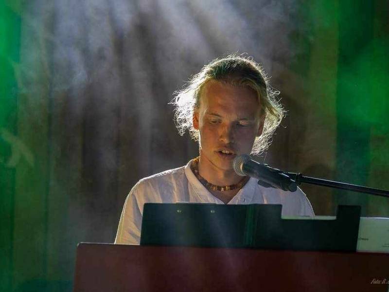 Akustinis vakaras su Adrijum